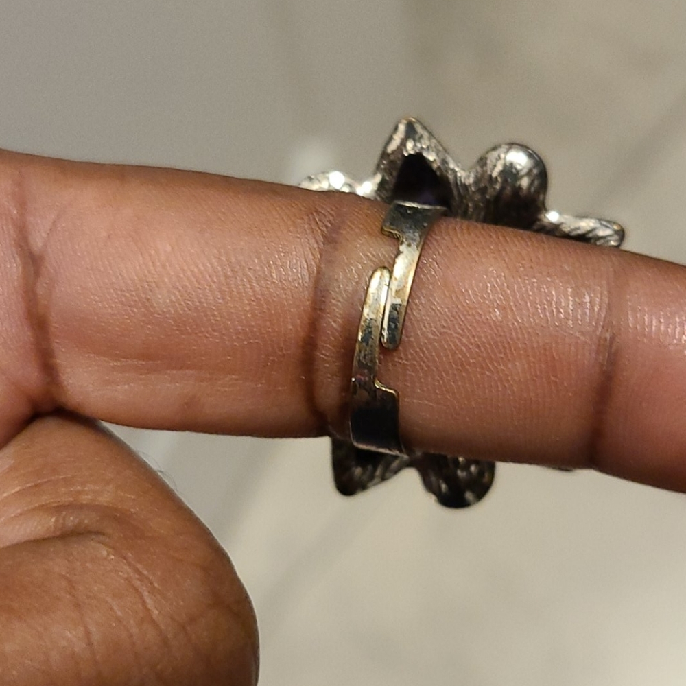 Flower Ring - Picture 2 of 3